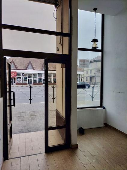 De inchiriat spatiu comercial central, 34mp (Geamuri Late) - 3