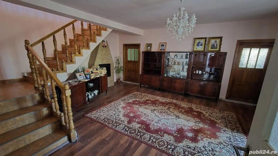 Vila frumoasa spre vanzare 9 camere - 6