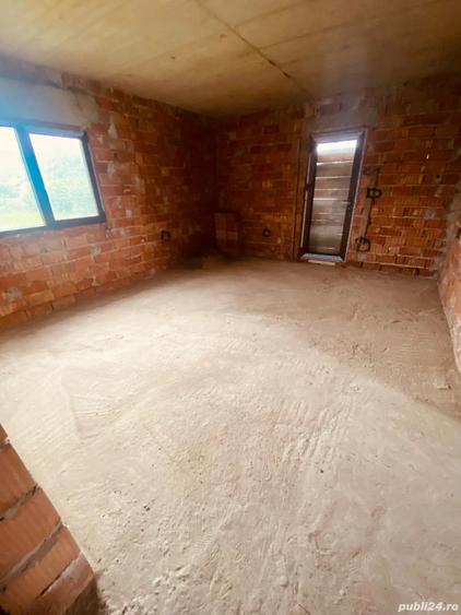 vand vila la ro?u la 4 km de Roman - 2