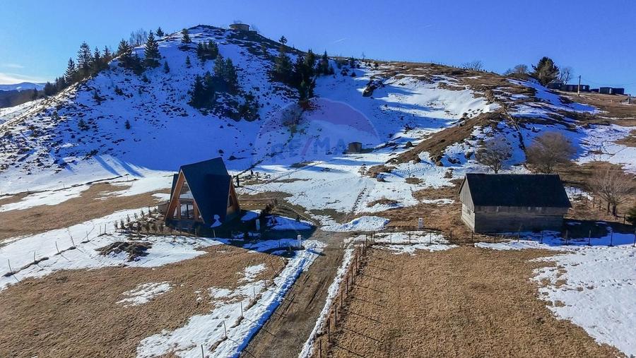 Teren Construcții intravilan de 3756 mp, în Șirnea