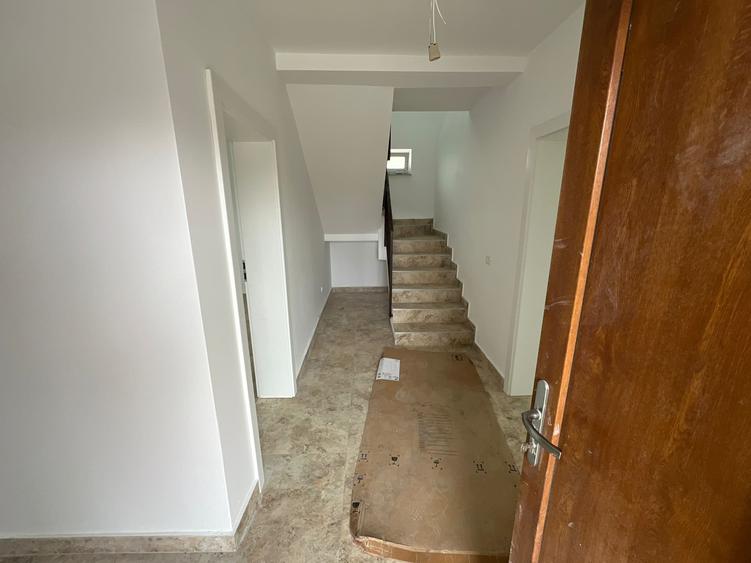 Vilă superbă în Miroslava, 105 mp, Teren generos + parcare + terasă - 3