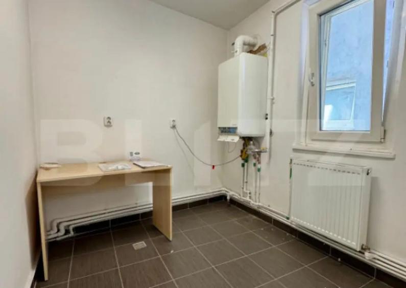 Spa?iu de birouri, 120 mp, 5 incaperi mansarda in c - 7