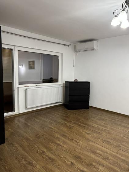 Garsonieră decomandată în Vitan