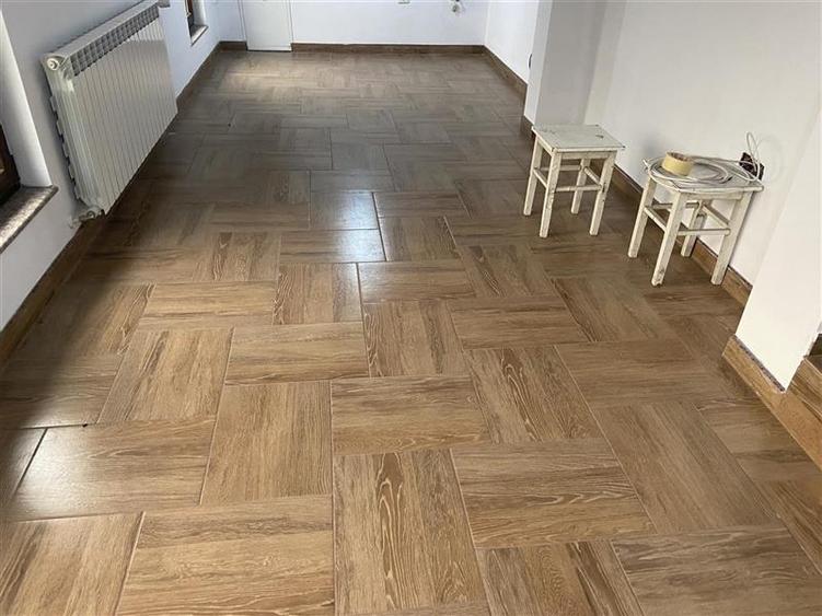 Ap 2 camere si concesiune de 81 mp,  parter, zona Policlinica 2, posibilitate ca - 1