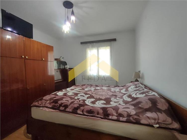 Casa de vanzare in zona Parneava - 2