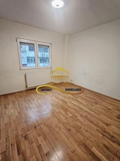 Apartament 3 camere – Str. Republicii | 250 € - 7