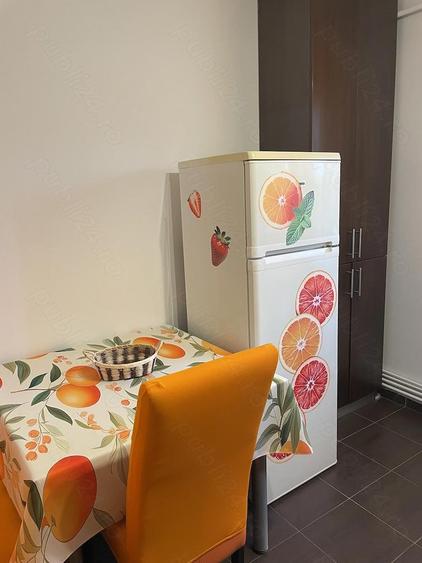 Inchiriez apartament 3 camere Circumvala?iunii - 2