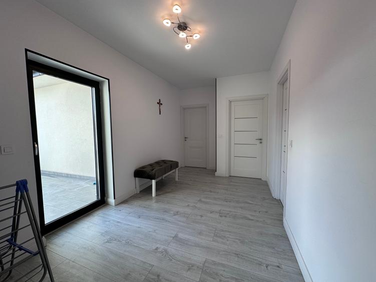 Casă modernă de vânzare în Someseni - 19