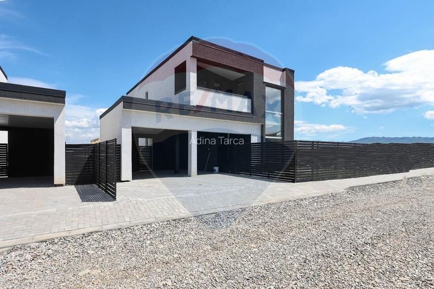 Casa noua, arhitectura moderna, individuala
