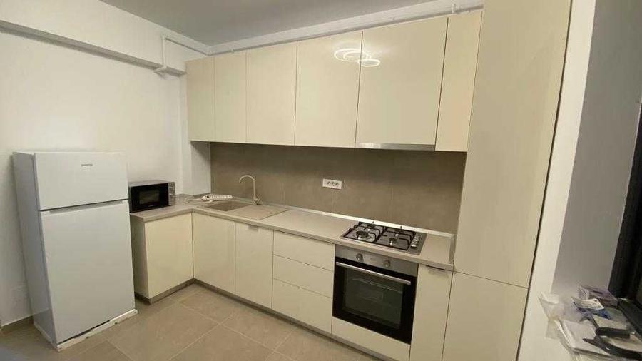 Apartament cu 2 camere decomandat în Eroii Revoluției