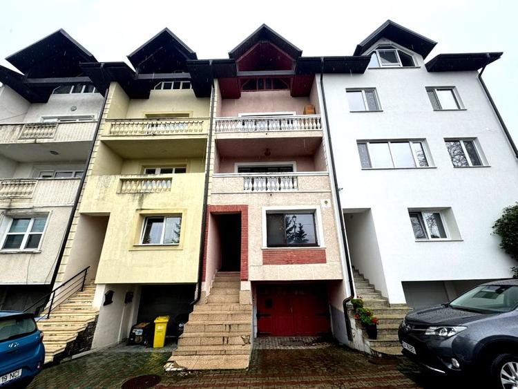 Vanzare triplex cu garaj si curte Zamca Suceava - 240mp- Oferta rara! - 2