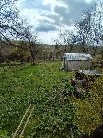 Casa la sat- cu teren de 3000 m - 3