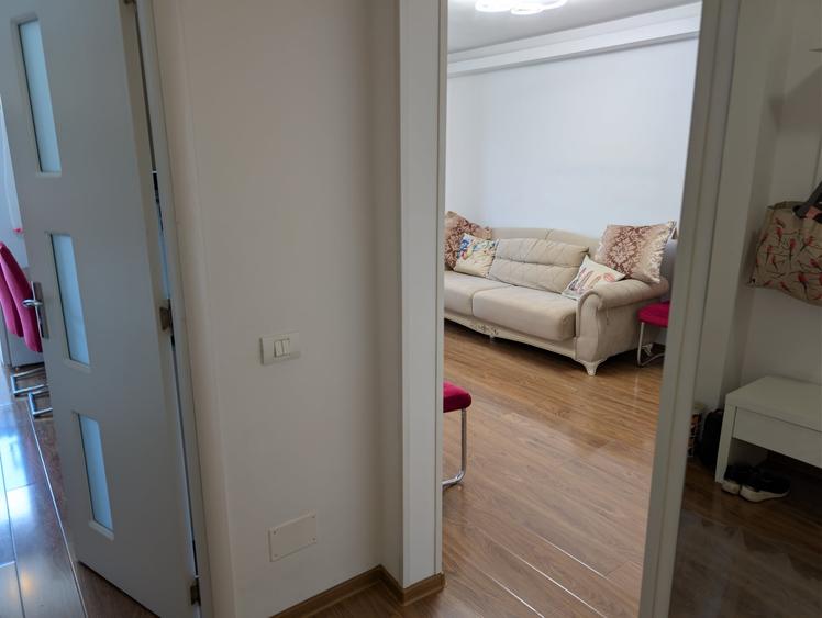 Apartament 3 Camere Modern metrou în fața blocului - 11