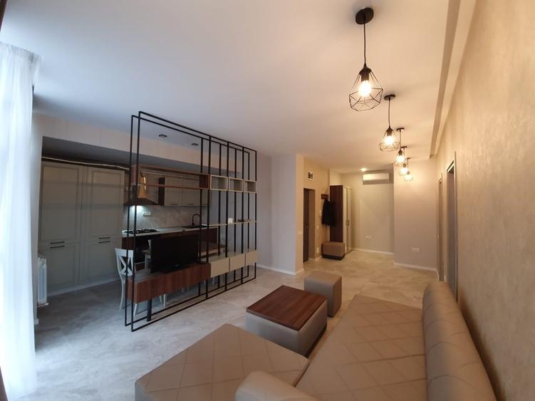 Apartament de LUX cu 3 cam 80 mp in Bloc cu Lift - Parcare Privata - Termen Lung - 2