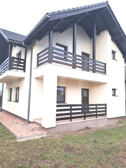 Casa moderna cu priveliste spectaculoasa spre Postavaru si acces rapid in BRASOV - 1