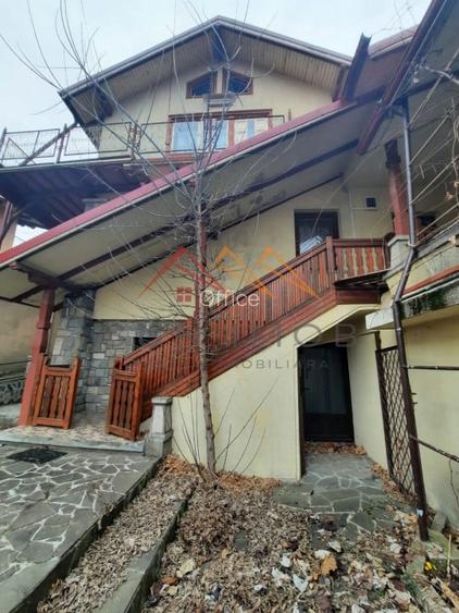 Vila 7 camere, an 1984, garaj, terasa, teren 604 m2, Poiana Campina,PH