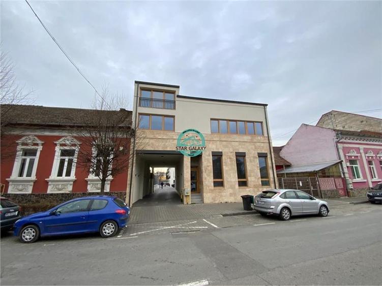 Inchiriez spatiu comercial cu suprafata 130 mp, zona centrala - 1