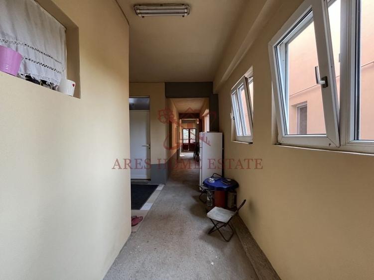 Casă individuală P+1+pod, pe piloni cu panouri solare - 11