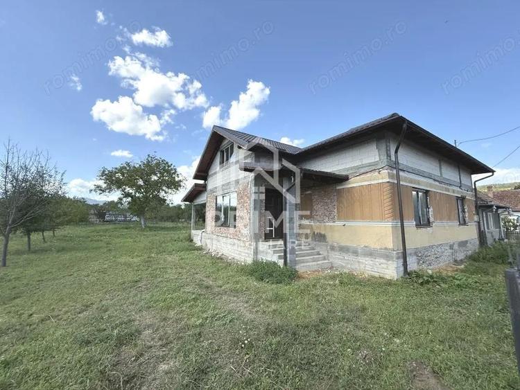 Casa individuala de vanzare 200 MP UTILI | 1800 MP-TEREN | STREMT | - 4