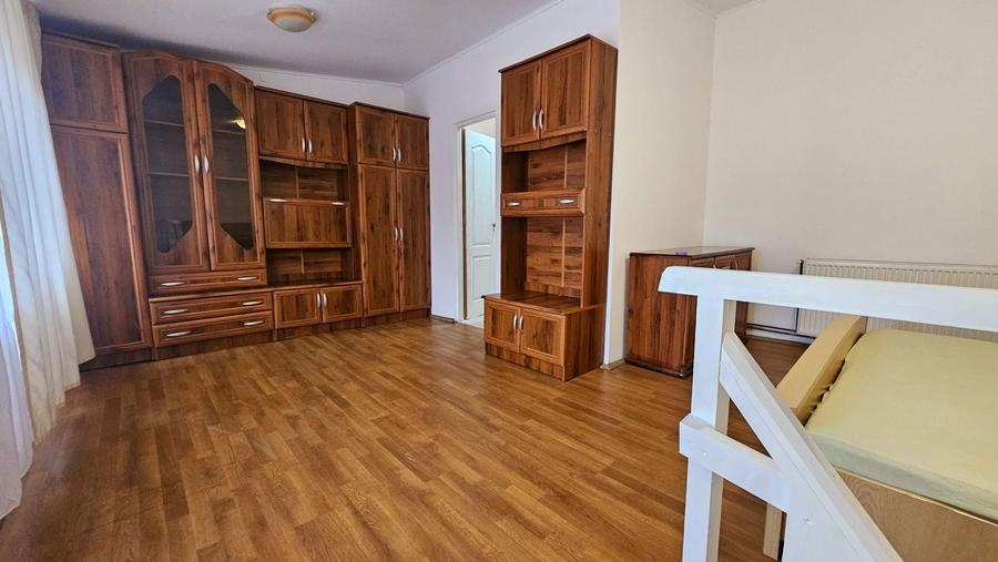 Apartament cu 2 camere de vanzare la casa in curte comuna - 1