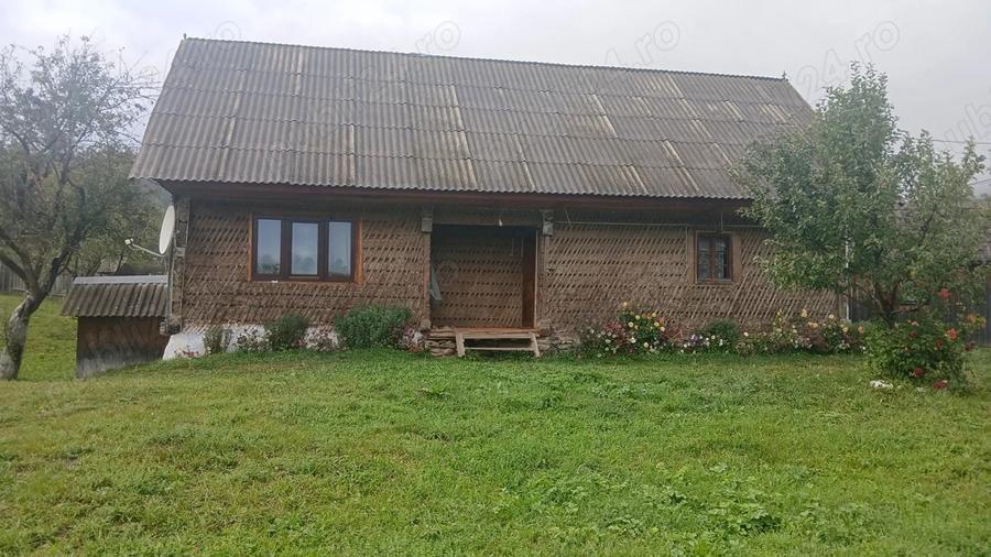 Casa tradi?ionala de lemn - 1