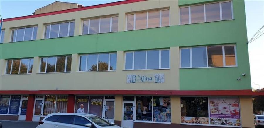 Incepe afacerea ta prospera in unul din aceste spatii comerciale, Tractorul, Bra - 2