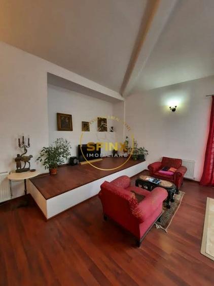 Parc Cismigiu, de vanzare vila interbelica cu 2 apartamente, curte, parcare - 3