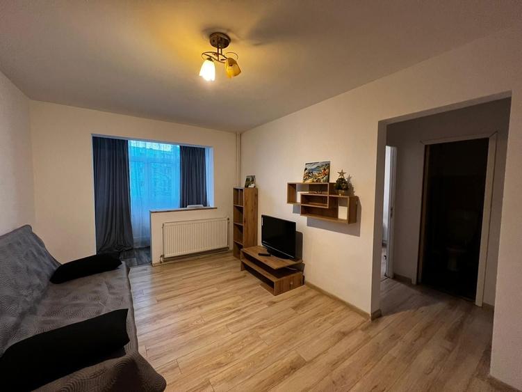 Inchiriez apartament 2 camere - 1