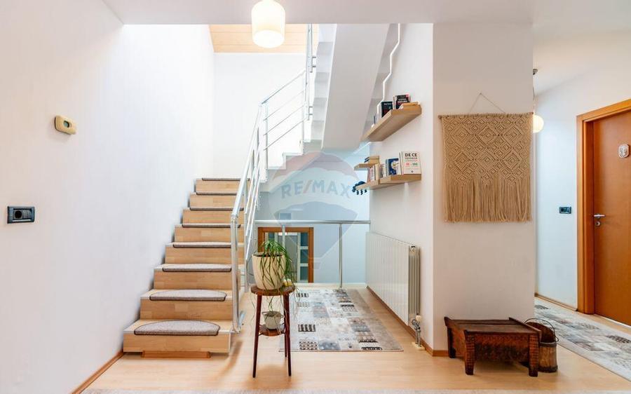 Casa / Vila in Corbeanca, langa lac, zona exclusivista - 10