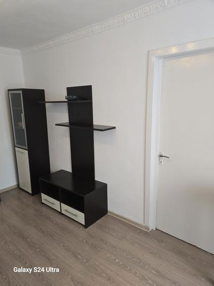 Inchiriez apartament 2 camere - 3