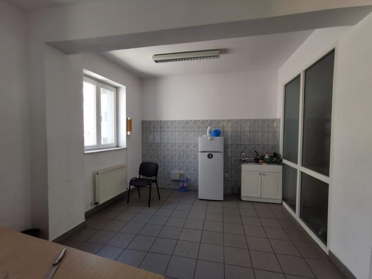 birou etj 1/2 open space chicineta, gr sanitar, gaze a.c. pvc tripan singr/etaj - 4