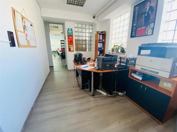 Spatii birouri - Calea Plevnei - de la 215 mp - 24