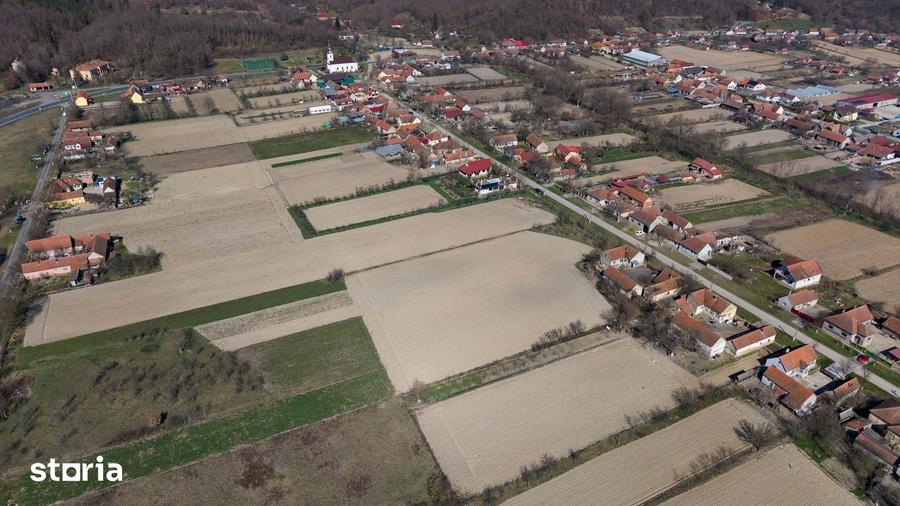 Teren de 2970 mp, în Mașloc