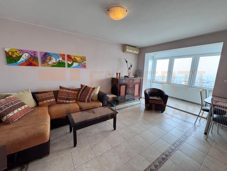 Apartament 3 camere de vanzare, situat in Zona Centrala - 2