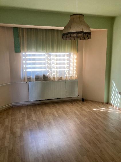 Casă parter +2 etaje si mansarda,la parter spatii comerciale deja inchiriate - 7