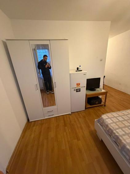 Ofer pentru inchiriere. - 2