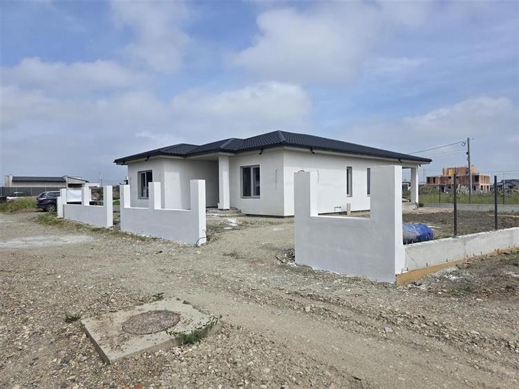 Casa parter in Focsani - Exterior Vest - Carnabel - Pompa de Caldura - 1