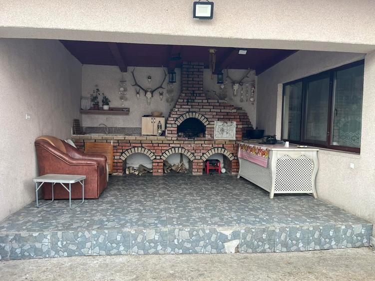 Casa P+E+MNS Sendreni, renovata, mobilata - 11