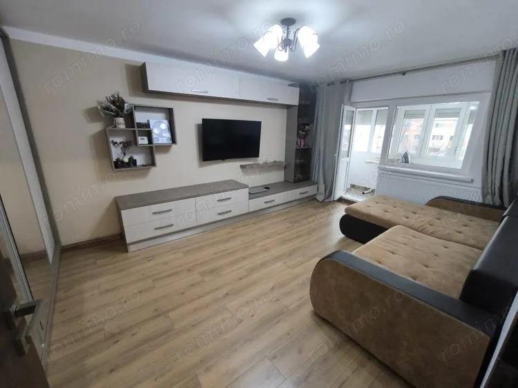 Apartament 3 camere, 73 mp, zona Rovine - 3