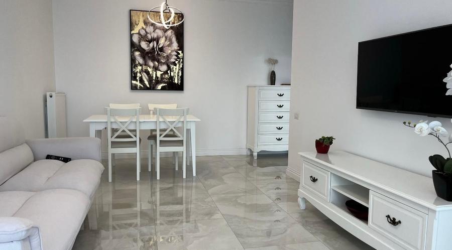 Inchiriez Apartament 2 Camere Decomandat - 1