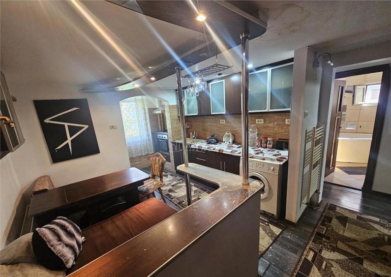 Resita, 2 Cam. Dec., Mobilat Utilat, Micro 4 - 9