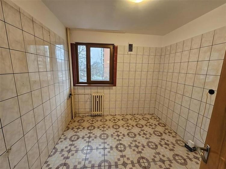 Apartament 3 camere de vanzare - etaj 2 - aproape de metrou Dristor - 8