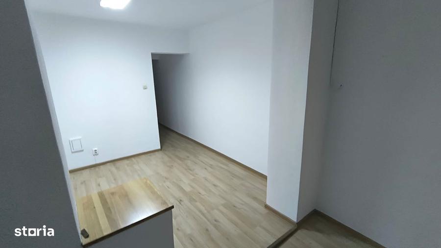 Spatiu comercial central, 40 mp, vitrina, acces din strada, salon - 6