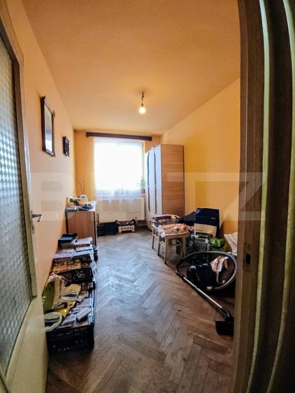 Apartament cu 4 camere semidecomandat, mobilat în Năsăud