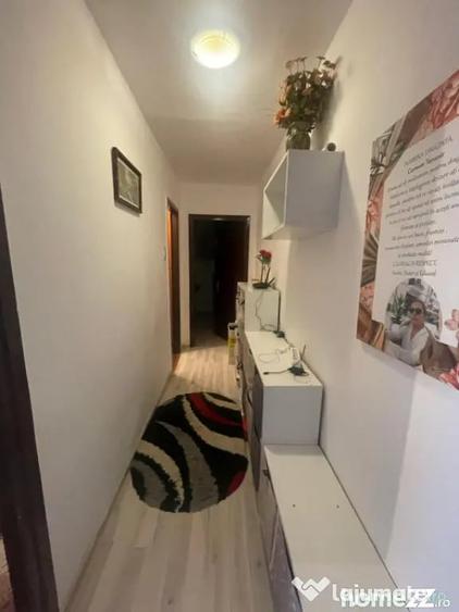 Apartament cu 3 camere semidecomandat în Valea Rosie