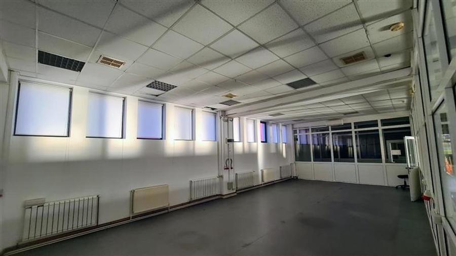 Spatiu show room, 1500 mp , parcare , Calea Lugojului - 3