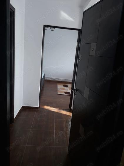 gsrsoniera centrala et 4,str gen dragalina,schimb cu ap 2 sau 3 cam central,ofer difer - 8