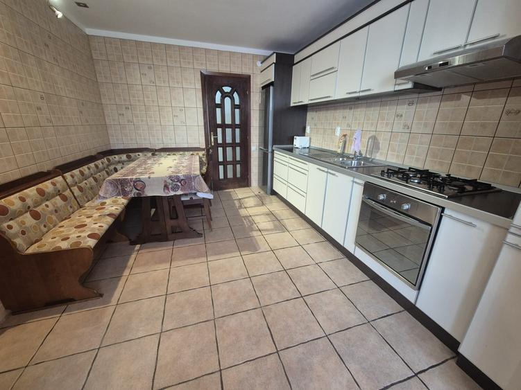 Apartament 3 camere Zamca de închiriat - 6