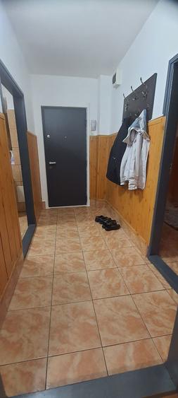 Inchiriez apart. cu 4 camere, etaj 2 din 4, Dorobanti 1, langa Sc. 7 - 5