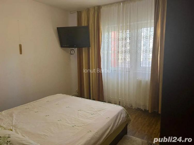 De vanzare - Apartament spatios cu 4 camere in Alexandria De vanzare - Apartament spatios cu 4 camere in Alexandria